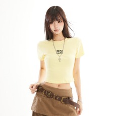 批发美式甜辣黑色正肩短袖t恤<b class='q'>女</b>夏季韩系风格修身显瘦别致漂亮上衣<b class='q'>女</b>