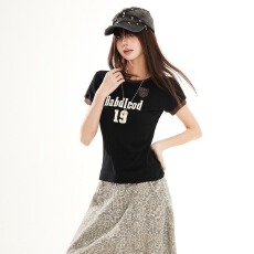 批发美式甜辣黑色正肩短袖t恤<b class='q'>女</b>夏季韩系风格修身显瘦别致漂亮上衣<b class='q'>女</b>