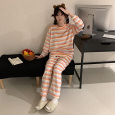 批发秋冬<b class='q'>珊瑚</b><b class='q'>绒</b><b class='q'>睡衣</b>女家居服套装长裤长袖紫条纹法兰<b class='q'>绒</b> 260g