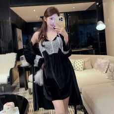 批发实拍-<b class='q'>秋</b>冬金丝绒（带胸垫可拆） 吊带性感蕾丝花边中长睡裙睡袍女