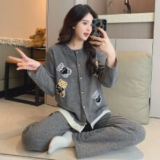 批发睡衣女甜美秋冬季新款德绒羊绒元气少女公主风刺绣熊可外穿套装