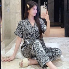 批发(实拍)ins风轻奢灰色豹纹仿真丝<b class='q'>睡衣</b>短袖长裤家居服套装