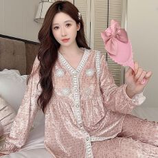 批发秋冬长袖<b class='q'>金丝</b>绒睡衣女甜美花朵蕾丝宫廷少女开衫金钻<b class='q'>绒套装</b>