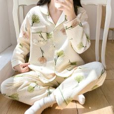 批发睡衣秋冬季新款睡衣女空气夹层开衫少女款可爱卡通印花<b class='q'>家居服</b>套装