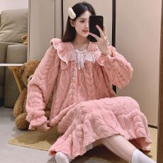 批发实拍提花长毛绒睡衣女网络爆版冬季新款公主风长袖中长睡裙家居服