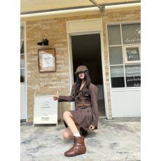 批发复古皮带扣平底马丁靴女2025秋冬新款<b class='q'>百搭</b>休闲运动风拳击短靴