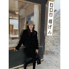 批发法式复古圆领<b class='q'>金丝</b>绒钉钻羽绒外套+短裙两件套装