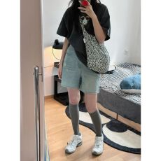 批发浅色破洞牛仔短<b class='q'>裤</b>女高腰夏季新款<b class='q'>大码</b>胖mm宽松显瘦梨形身材阔腿<b class='q'>裤</b>