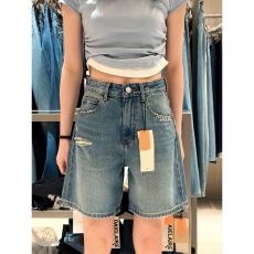 批发破洞牛仔短<b class='q'>裤</b>女夏<b class='q'>大码</b>胖mm高腰宽松显瘦梨形身材直筒阔腿五分中<b class='q'>裤</b>