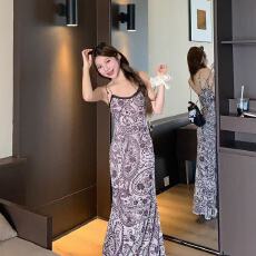 批发辣妹别致拼接蕾丝无袖<b class='q'>连衣裙女</b>2025夏季新款气质复古收腰显瘦长裙