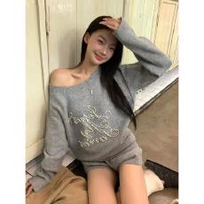 批发美式钉珠字母针织套装女25秋冬新款慵懒风斜肩上衣短裤毛衣两件套