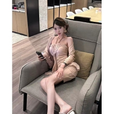 批发套装<b class='q'>女</b>2025夏季新款纯欲性感吊带<b class='q'>连衣裙</b>收腰包臀短裙防晒开衫披肩