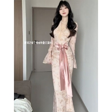 批发原版➕内里法式设计感气质性感喇叭蕾丝<b class='q'>连衣裙</b>显瘦修身收腰