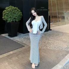 批发设计感白色吊带背心长袖<b class='q'>条纹</b>开衫女秋季套装绑带鱼尾半身裙三件套
