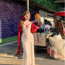 批发夏季新款小个子甜美chic纯欲2025碎花吊带连衣裙+红色开衫<b class='q'>两件套</b>
