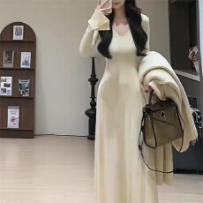 批发简约千金感V领长袖针织<b class='q'>连衣裙</b>秋冬季新款高级感显瘦内搭A字<b class='q'>长裙</b>