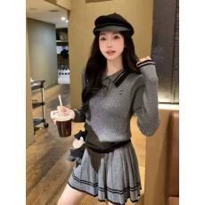 批发新款小香风针织衫套装<b class='q'>秋</b>季学院短款小众针织开衫百褶裙短裙两件套