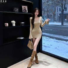 批发气质V领长袖细闪针织连衣裙女秋冬新款收腰显瘦打底包臀短裙