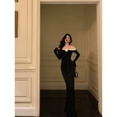 批发纯欲性感露肩显瘦包臀黑色长袖针织连衣裙