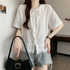 批发大码实拍2026春夏新款蕾丝拼接短袖衬衫女刺绣宽松显瘦短款上衣