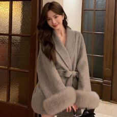 批发2025冬季新款浴袍款高级感羊绒毛呢大衣时尚显瘦狐狸毛皮草外套女