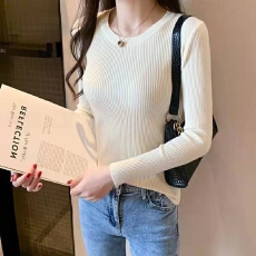 批发圆领针织打底衫女秋<b class='q'>冬</b>季新款修身内搭长袖毛衣洋气百搭上衣潮流
