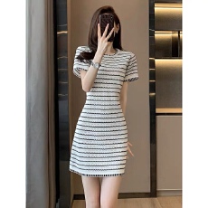 批发小香风夏季短袖黑白条纹薄款针织<b class='q'>连衣裙</b>收腰A字裙法式复古茶歇裙