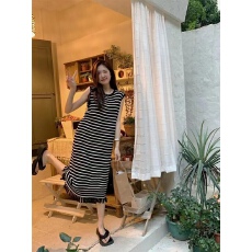 批发多巴胺韩系条纹针织<b class='q'>连衣裙</b>流苏薄款修身设计感潮流气质风2026新款