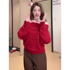 批发圣诞氛围感红色<b class='q'>一字肩</b>毛衣女冬季高级感慵懒奶呼呼软糯针织衫<b class='q'>上衣</b>