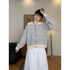 批发<b class='q'>外贸</b>绵羊毛牛角扣条纹翻领针织开衫女韩版秋冬新款百搭毛衣<b class='q'>外套</b>潮
