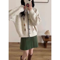 批发速卖通韩系软糯高级感圆领花朵刺绣<b class='q'>开衫</b>毛衣外套女秋冬款穿搭上衣
