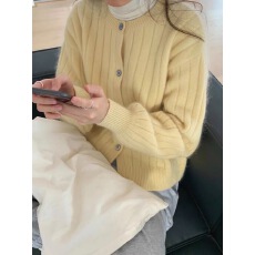 批发<b class='q'>韩国</b>外贸chic秋冬新款慵懒风宽松大码休闲绵羊绒开衫泡泡袖毛衣