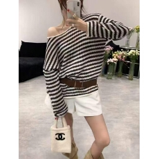 批发外贸韩系别致露肩防晒t恤<b class='q'>罩衫</b>时尚辣妹斜肩条纹长袖冰丝上衣女