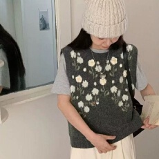 批发外贸韩系时尚叠穿针织马甲女秋季新款花朵少女感休闲<b class='q'>甜美</b>短款马夹