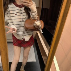 批发早春甜美温柔风爱心刺绣条纹圆领针织衫女软糯<b class='q'>外贸</b>高级感撞色毛衣