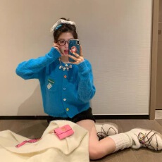 批发跨境<b class='q'>外贸</b>少女风甜美减龄圆领宽松刺绣针织开衫女秋冬软糯短款毛衣