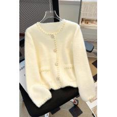 批发外贸小香风珍珠扣毛衣开衫女上衣秋季白色温柔软奶水<b class='q'>貂绒</b>针织<b class='q'>外套</b>