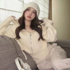 批发外贸纯欲性感抹胸上衣<b class='q'>女</b>秋季打底吊带针织<b class='q'>开衫</b>短款<b class='q'>毛衣</b>外套两件套