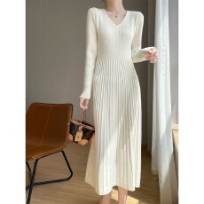 批发速卖通<b class='q'>春</b>秋新款简约针织日韩赫本风黑色气质中长款内搭a字毛衣裙