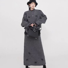 批发外贸韩国秋冬圆领立体蝴蝶结点缀针织毛衣外套+半身裙蝴蝶结套装