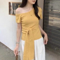 批发撞色条纹不规则斜肩针织短袖T恤女夏季独特漂亮收腰绑带露肩上衣