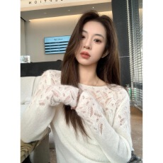 批发春季独特漂亮上衣韩系绝美巨好看洋气减龄小众不撞款白色针织衫女