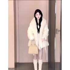批发高级设计感大毛领白鸭绒羽绒服女<b class='q'>冬</b>季新款小个子时尚收腰显瘦外套