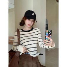 批发甜美减龄设计感<b class='q'>条纹</b>拼色圆领长袖毛衣<b class='q'>针织衫</b>女秋季吸睛显瘦内搭潮