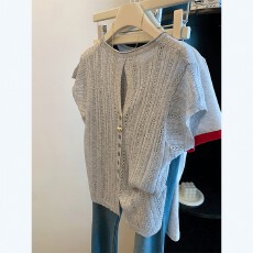 批发灰色正肩针织短袖t恤女夏季薄款修身气质钩花镂空露背上衣设计感