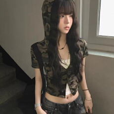 批发 美式复古迷彩双向拉链连帽上衣甜酷辣妹修身短款短袖开衫T
