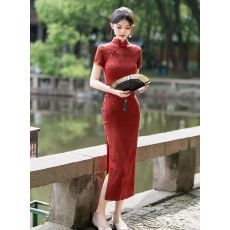 批发红色国风中式长<b class='q'>款</b>改良旗袍2025新<b class='q'>款</b>年轻<b class='q'>款</b>女复古修身短袖<b class='q'>走</b><b class='q'>秀</b>春夏