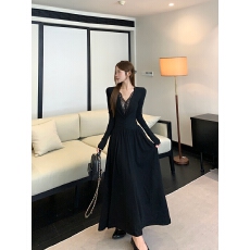 批发性感黑色蕾丝拼接V领长袖<b class='q'>连衣裙</b>女秋季新款<b class='q'>气质</b>收腰显瘦A字裙长裙