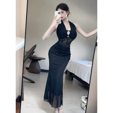 批发法式名媛风性感露背挂脖<b class='q'>连衣裙</b>设计感气质收腰宴会礼服包臀<b class='q'>长裙</b>夏