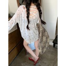 批发蝴蝶印花薄款透视防晒上衣女夏季韩系气质宽松显瘦设计感<b class='q'>T</b><b class='q'>恤</b>